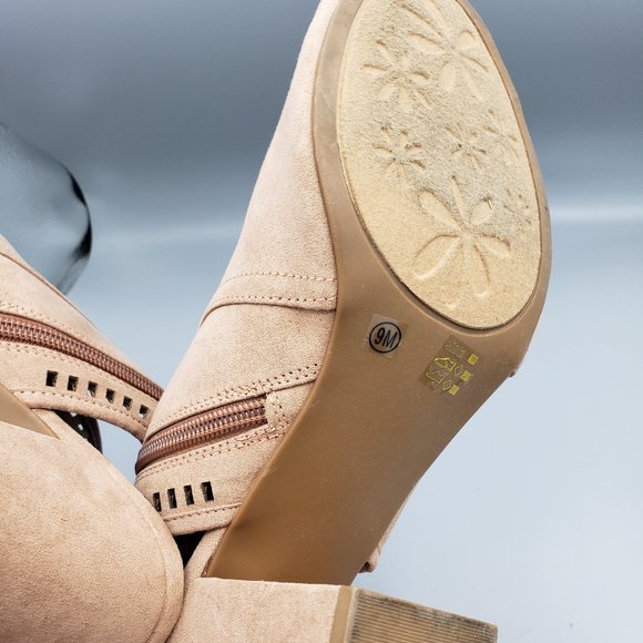 Francesca's Collections Tan Peep Toe Heels - Picture 12 of 13